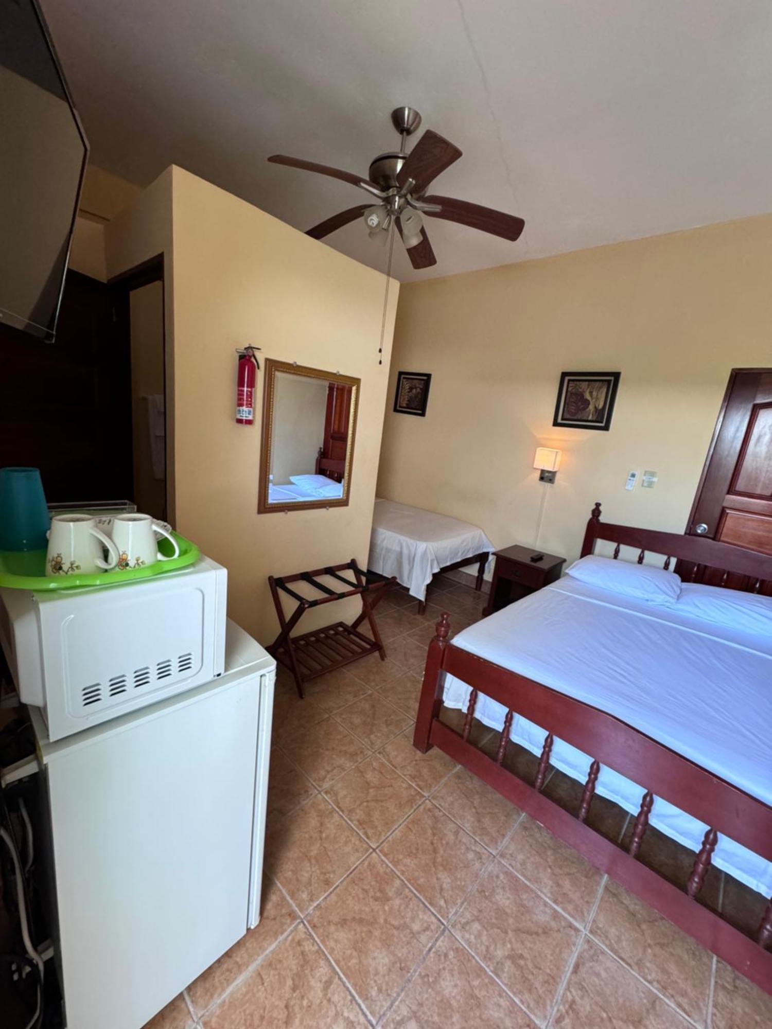 Panchos Villas Caye Caulker Eksteriør bilde
